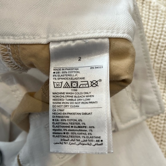 Old Navy Rockstar Super Skinny High Rise Jeans - Picture 6 of 6